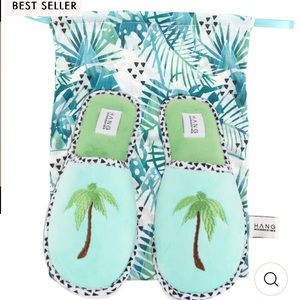 Hang Accessories Foldable Travel Slippers in Palm Tree Size Small (6-7)